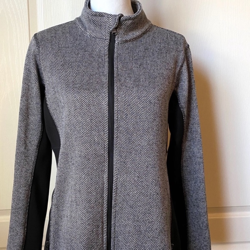 EUC!! Marc NY Andrew Marc Women’s Size L Chevron Pattern